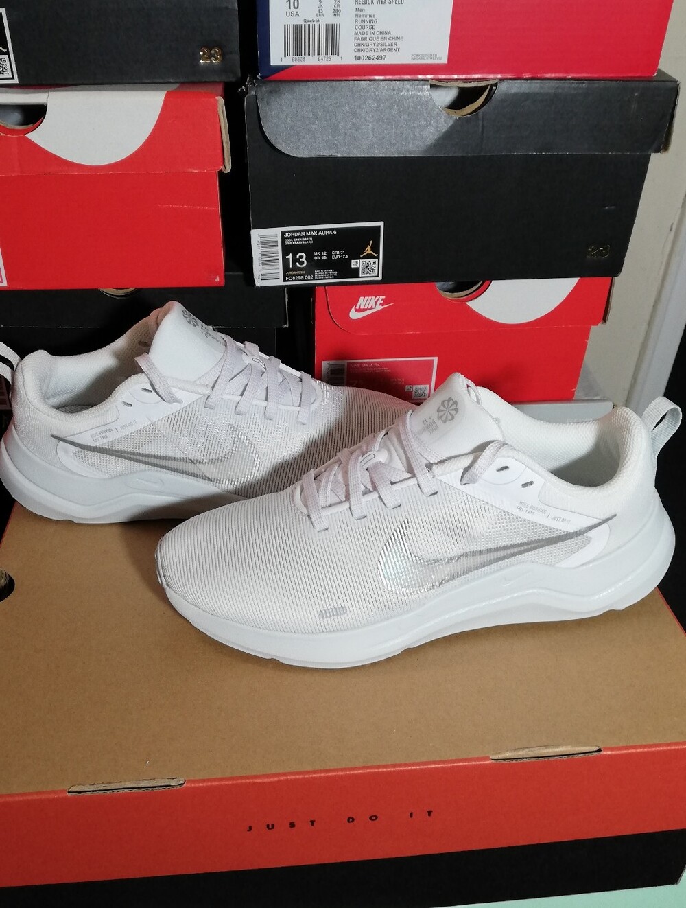 NIKE DOWNSHIFTER "HOLOGRAM SWOOSH" LIKE NEW WORE ONCE - Picture 5 of 9